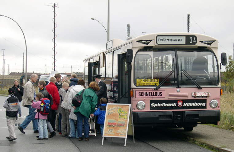 O305 Schnellbus 6416